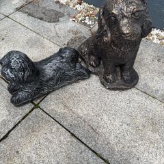 garden Knomes soild concrete.