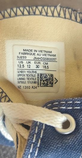 Kids Converse. Size Junior  UK 12