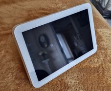 Amazon Echo Show 8 (1st Gen) White, Alexa Smart Display, with UK Adaptor (Open to offers)