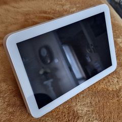 Amazon Echo Show 8 (1st Gen) White, Alexa Smart Display, with UK Adaptor