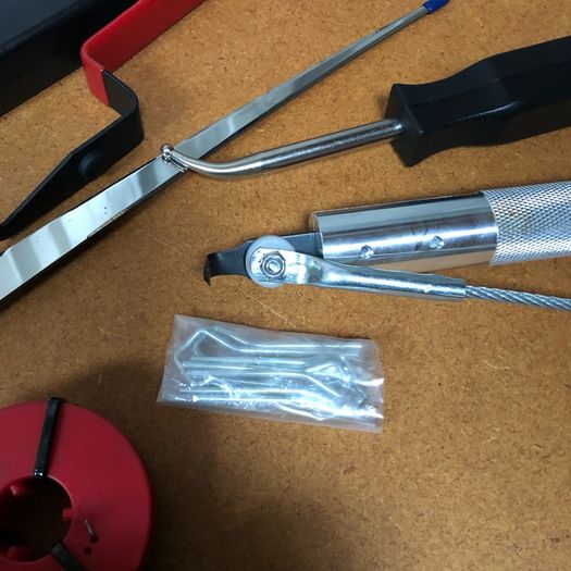 Set of Windscreen removal tools