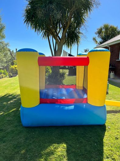 Happy Hop Bouncy Castle