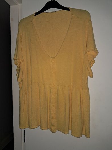 ladies yellow top size 26