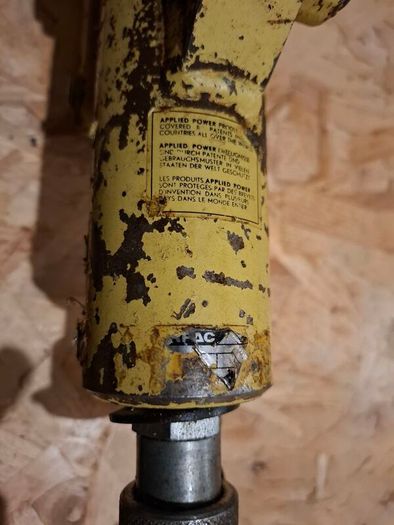 Enerpac hydraulic spreader ram