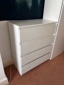 Chest of drawers