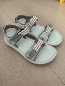 Columbia hiking sandals