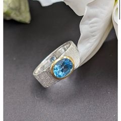 Ladies silver ring
