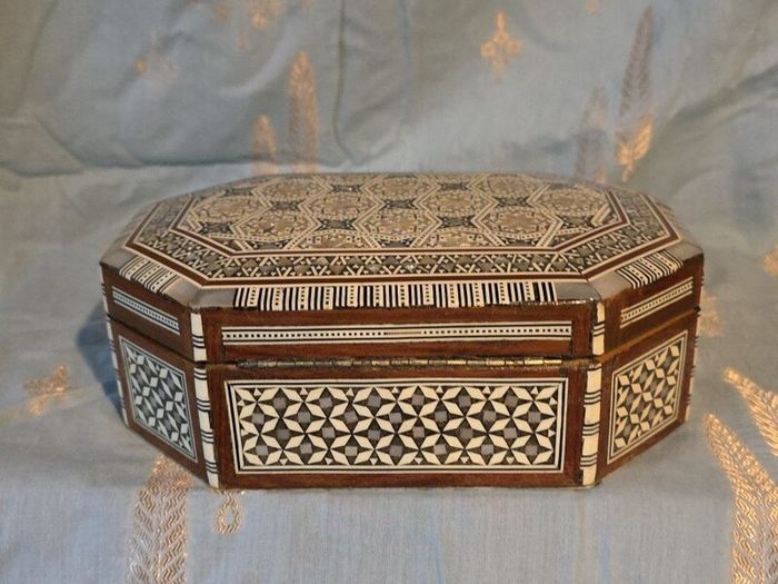 Octagonal inlaid wooden box with mother-of-pearl