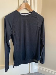 Reebok running top