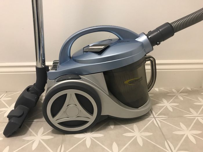 Vacuum Cleaner -powerful-Bagless -HEPA FILTER