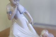Lladro Girl &amp; Her Puppy Pulling Her Dress Nao Excellent Condition Lovely