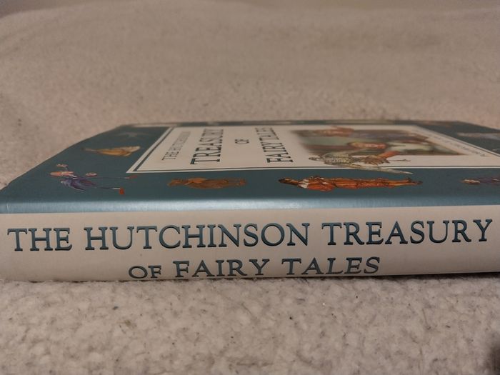 The Hutchinson Treasury of Fairy Tales  HARDBACK BOOK