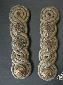 WW1 British Army Seaforth Highlanders Lieutenant Shoulder Straps