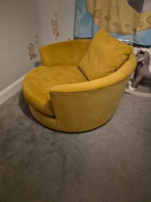 Swivel chair