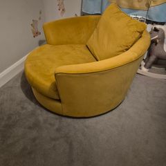 Swivel chair