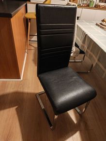 Set of 4 dinner chairs