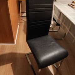 Set of 4 dinner chairs