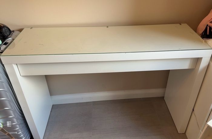 dressing table