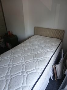Single Divan Bed with Kaymed Mattress (like new)