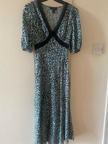 Petite size flower patterned dress