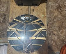 Round mirror