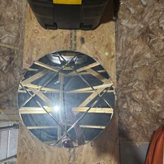 Round mirror