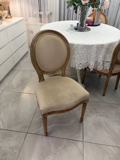 extendable vintage table and chairs