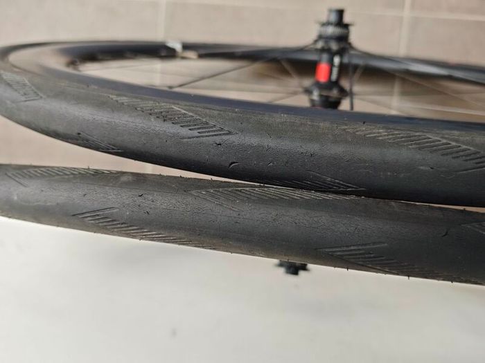 Elite carbon wheelset  DT Swiss 240 hub Schwalbe One