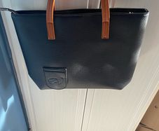 handbag for wine drinker