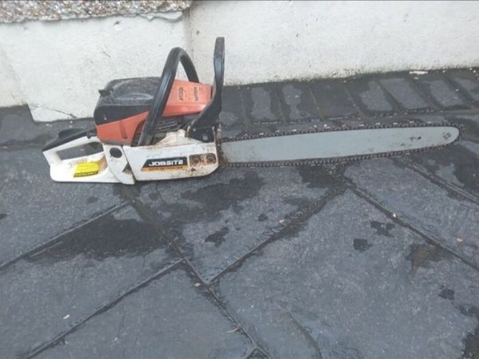 Jobsite chainsaw