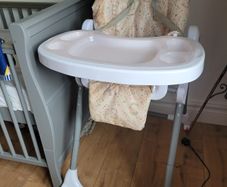 Highchair/feeding chair