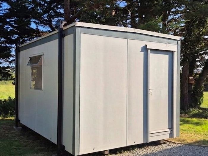 5m  3m Jackleg Porta Cabin  Excellent Condition