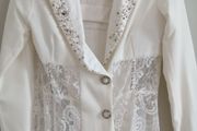 womens suit perfect for any occasion