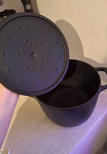 Cast Iron Pot with Lid 5LT