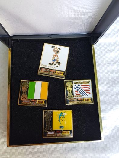 Official FIFA World Cup USA 1994 Pin Set