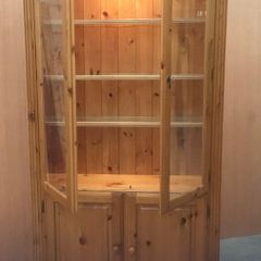 Ducal Display cabinet with lights