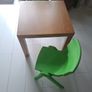 kids table and chair Image 2