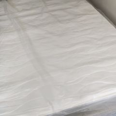 Brand new (still in plastic) 4'6 mattress