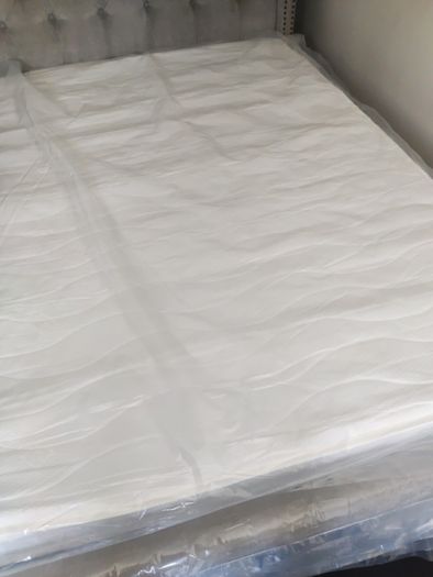 Brand new (still in plastic) 4'6 mattress