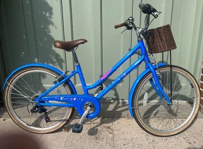 Dawes Girls Bike 24" vintage style with basket