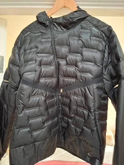 Nike Aeroloft Hooded Running Jacket Black