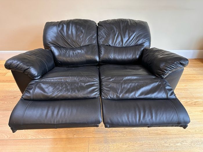 Black Leather Recliner Suite