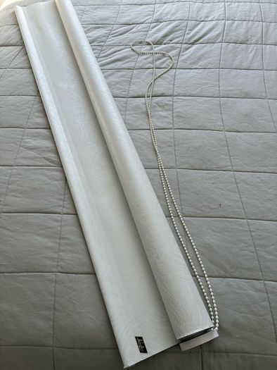 Blackout roller blind
