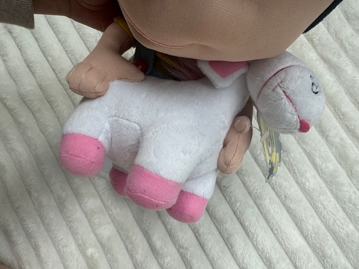 Despicable Me approx. 15 Plush Agnes Holding Fluffy Unicorn Universal Studios new Bit Dirty Please see pictures