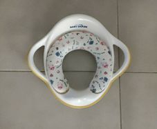 Toilet seat