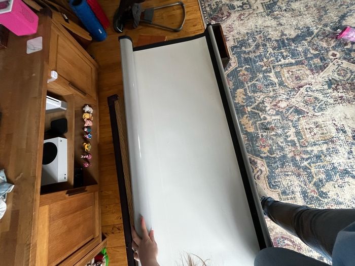 Pull down projector screen
