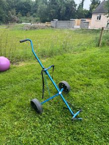 Heavy duty golf trolley