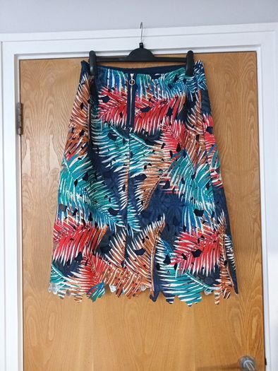 Per Una Lace Patterned  Skirt.  S.14