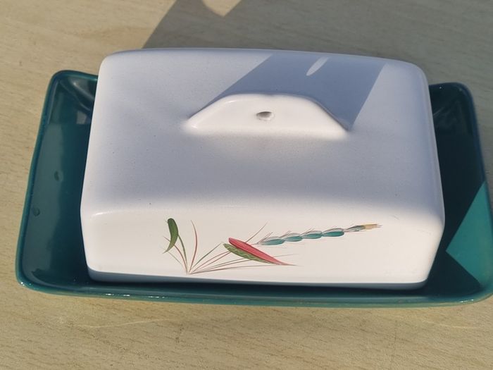 Denby Greenwheat ceramic butter/cheese dish