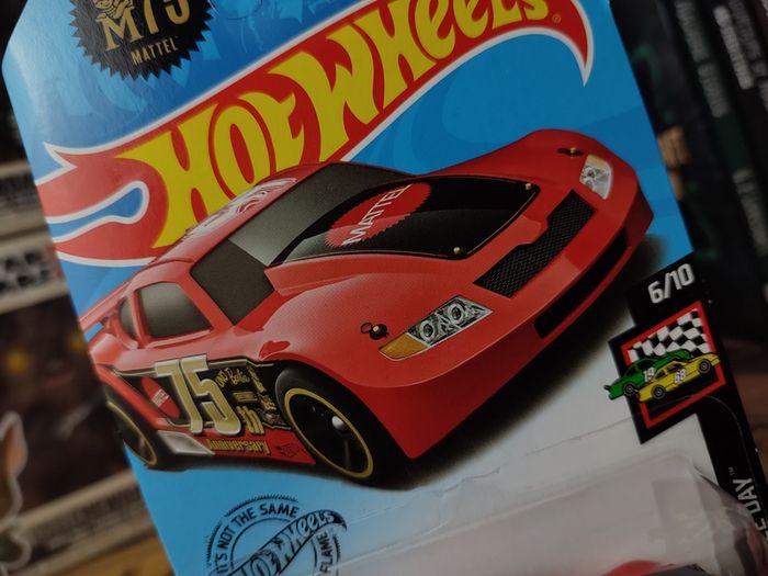 Red Circle Tracker ! Mattel 75th Anniversary ! Hot Wheels ! 2018 ! Mattel !